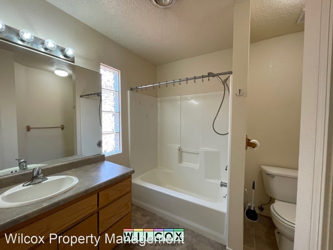 Building Photo - 3 br, 2 bath House - 815 Cholla Street