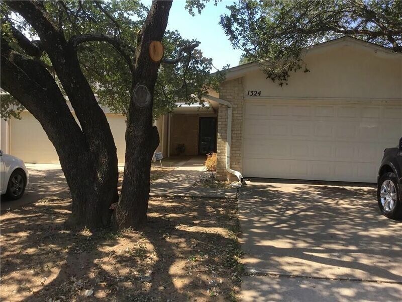 Primary Photo - 1324 El Camino Real