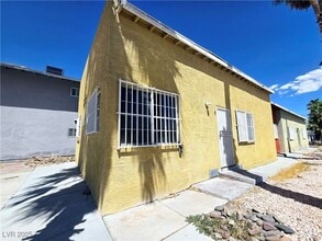 Building Photo - 331 S 9th St