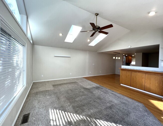 Foto del edificio - Spacious Mill Creek Rambler - Avail Now!