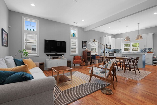 Foto del edificio - Gorgeous Home near Downtown Durham!