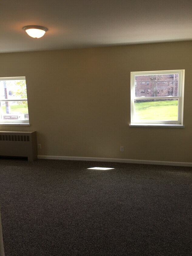 Foto principal - 1600 Military St