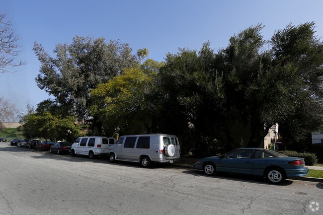 Building Photo - 3500 Cedar Avenue