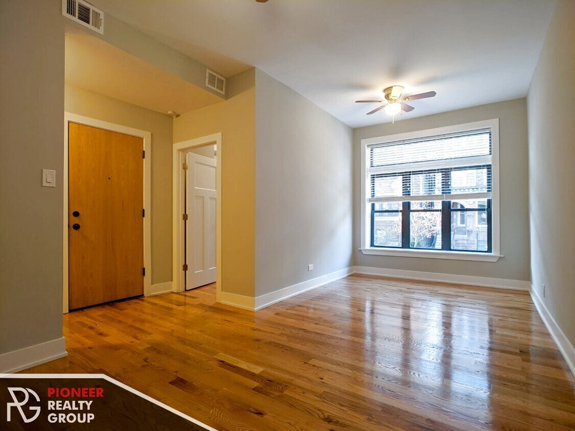 Foto principal - 625 W Oakdale Ave