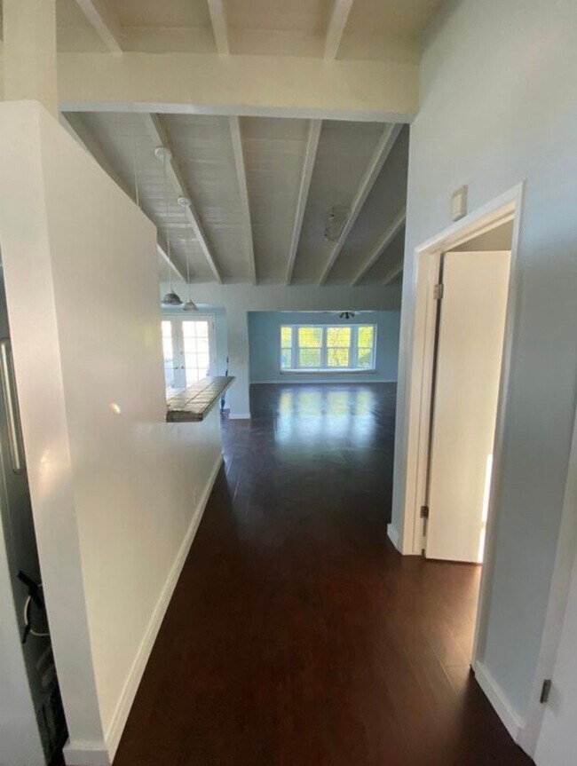 Foto del edificio - 5200 E Burnett St