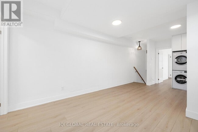 Building Photo - 633 Ossington Ave