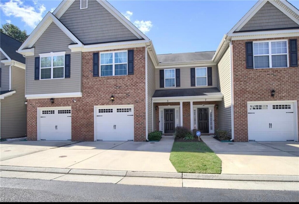 5 Frazier Ct, Hampton, VA 23666 House for Rent in Hampton, VA