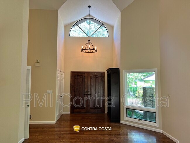 Foto del edificio - 17 Oakridge Ln