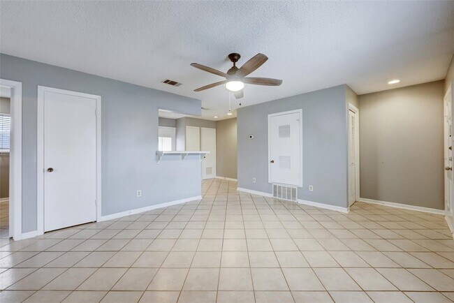 Foto del edificio - 2701 St Edwards Cir