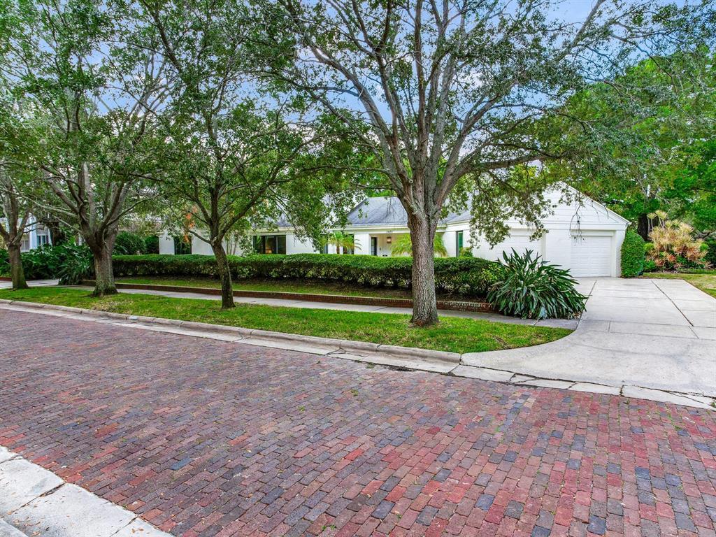 Foto principal - 3401 S Almeria Ave