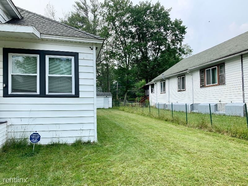 Foto principal - 3 br, 2 bath House - 12 Broadway, Loch She...