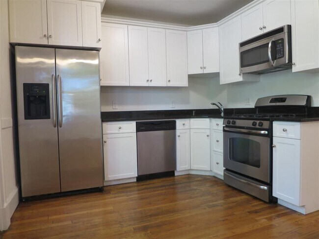 Building Photo - 23 Lowell St