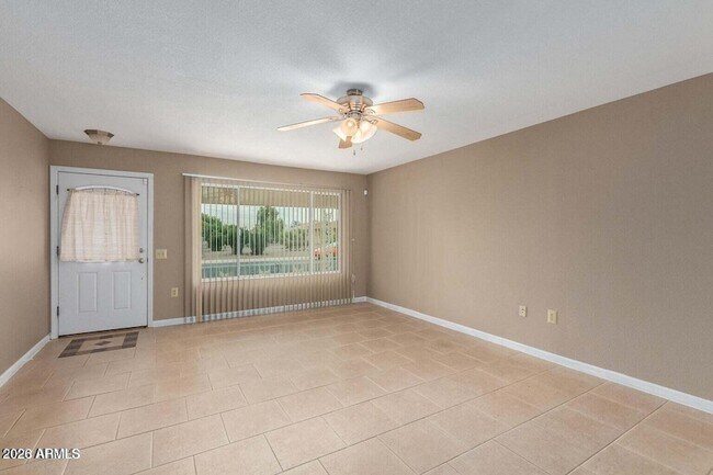 Foto del edificio - 12630 N Blue Ridge Dr