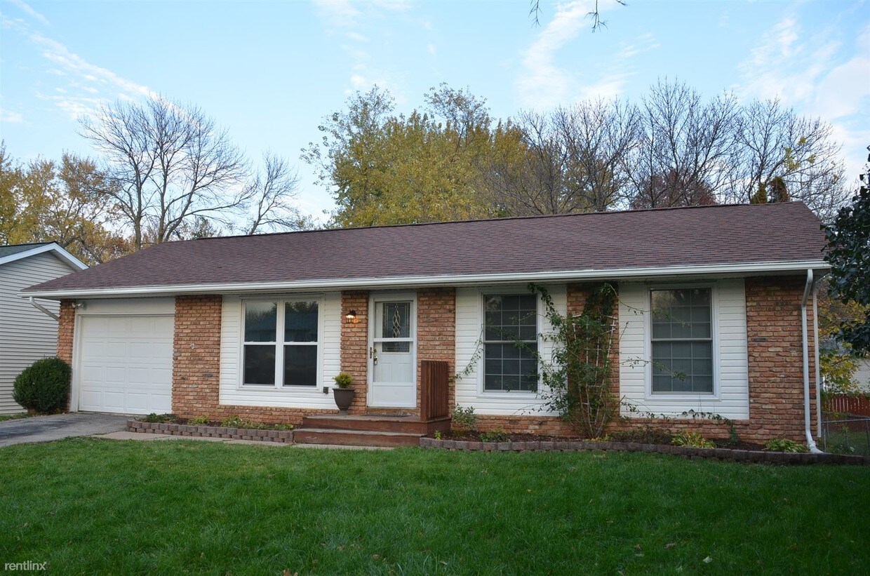 Primary Photo - 6512 Laurel Ln NE