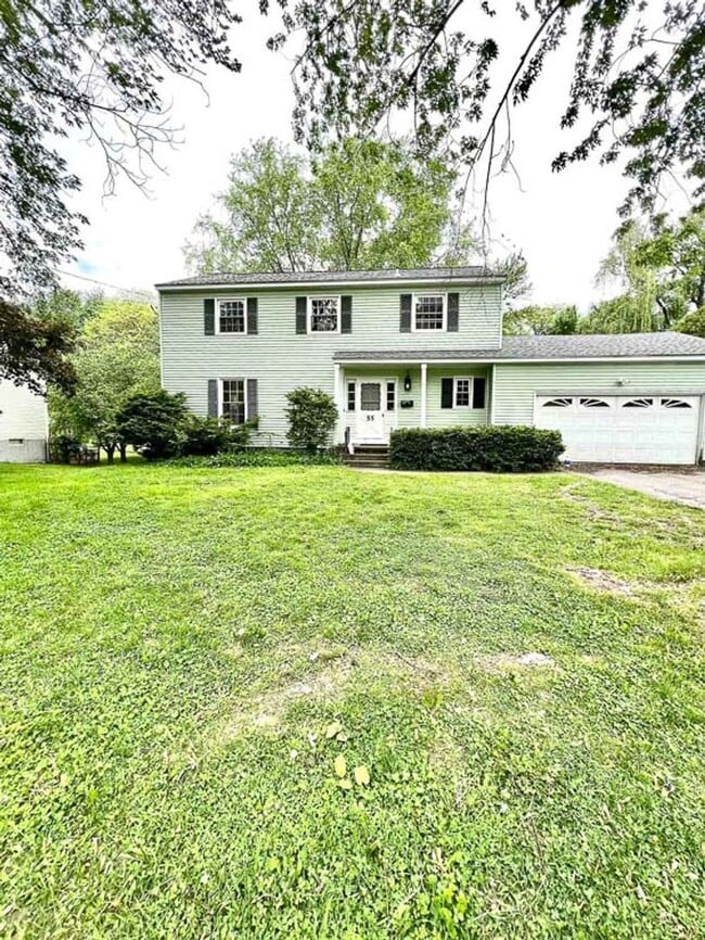 Building Photo - 6-Bedroom, 2-Bath Single-Family Home – Prime UVM Location