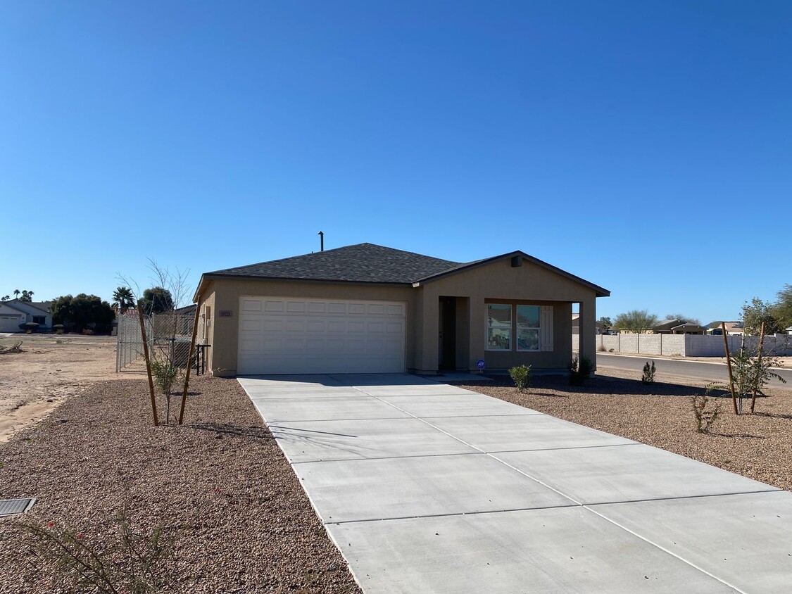 Primary Photo - Newer Build 4 Bed/2 Bath In Arizona City