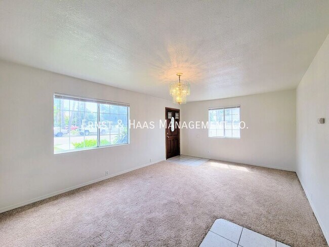 Foto del edificio - 8142 California St