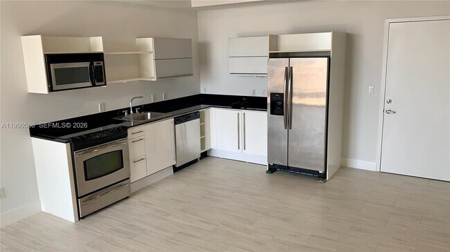 Foto del edificio - 690 SW 1st Ct