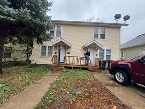 Building Photo - 623 W Main St