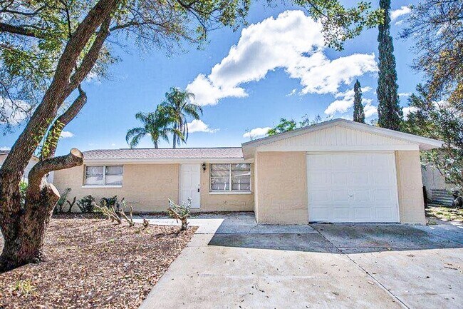 Building Photo - 4/2 Single-family home, AVAILABLE NOW!
