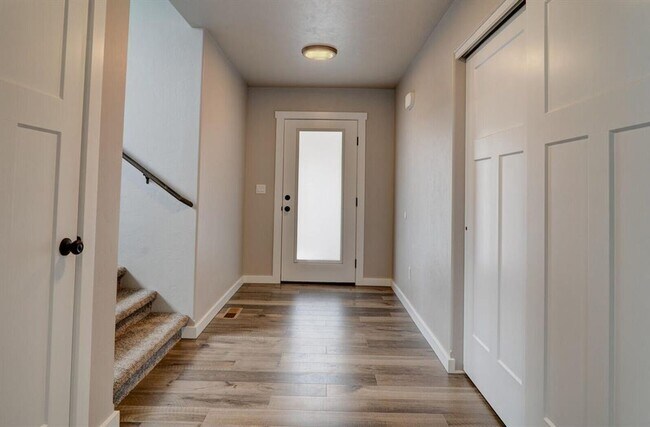 Foto del edificio - 3 Bedroom 3 Bathroom home for rent.