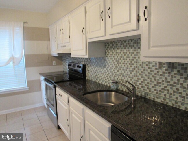 Building Photo - 248 Cricklewood Cir