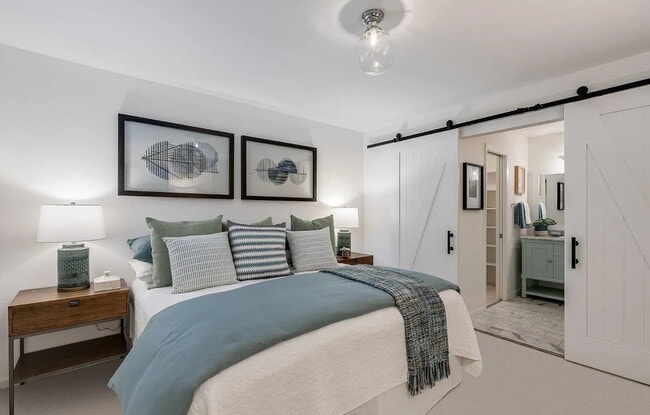 Building Photo - 3044 Franklin St