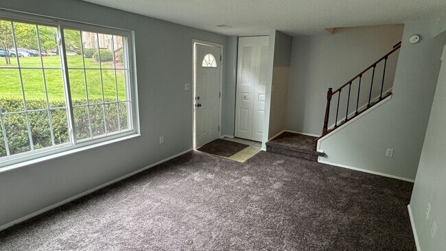 Building Photo - Town Home in Western Henrico- Greenaire Woods