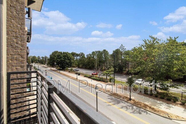 Foto del edificio - 5300 Peachtree Rd