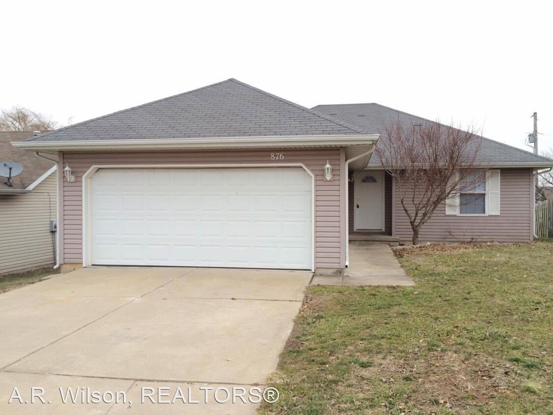 Foto principal - 3 br, 2 bath House - 876 S. Hickory Lane