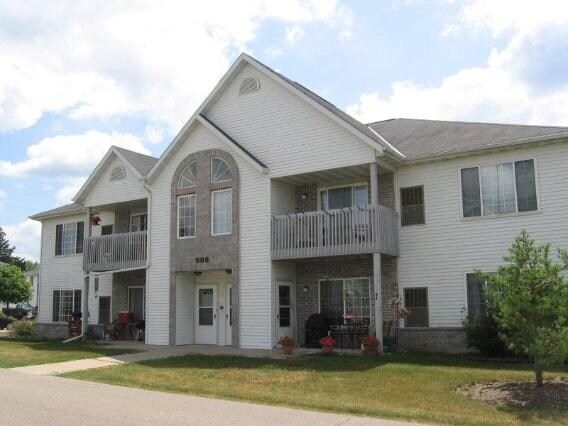Primary Photo - 904 Fox Creek Dr
