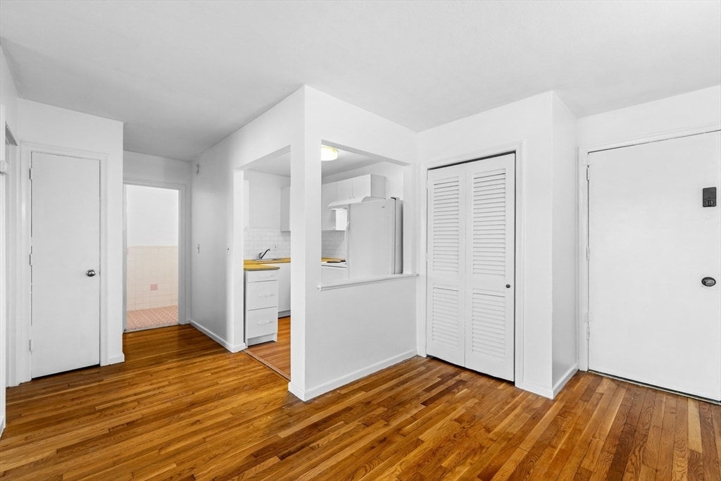Primary Photo - 135 Neponset Ave