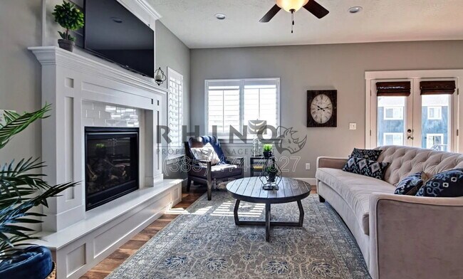 Foto del edificio - 7478 N Hutch Ln