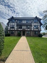 Building Photo - 28 W Neck Rd
