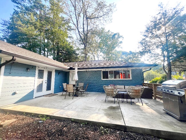 Foto del edificio - 3700 Ashwood Dr SE