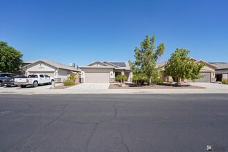 Building Photo - 6560 E 34th Ln