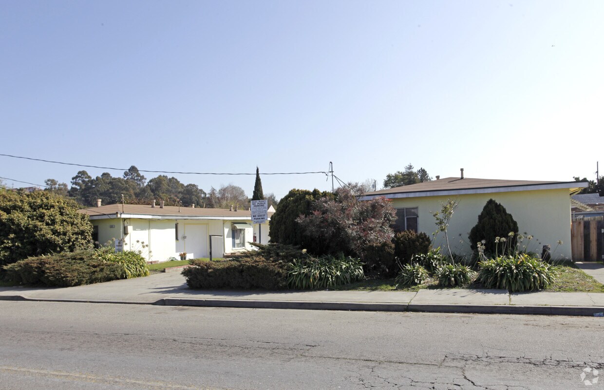 Building Photo - 1283-1313 Grove Way