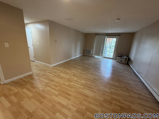 Building Photo - 180 Main St