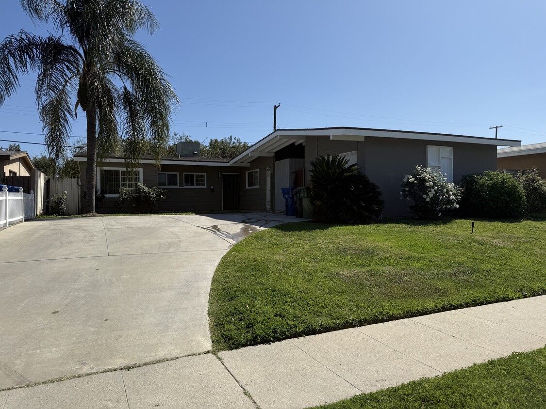 Primary Photo - 19736 Kittridge St