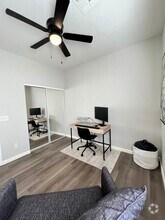 Building Photo - 1280 S Bridgegate Dr