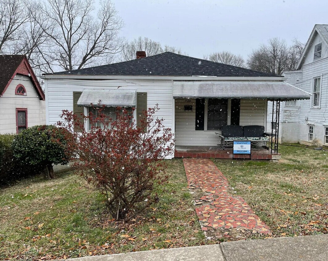 Building Photo - 226 Gray St