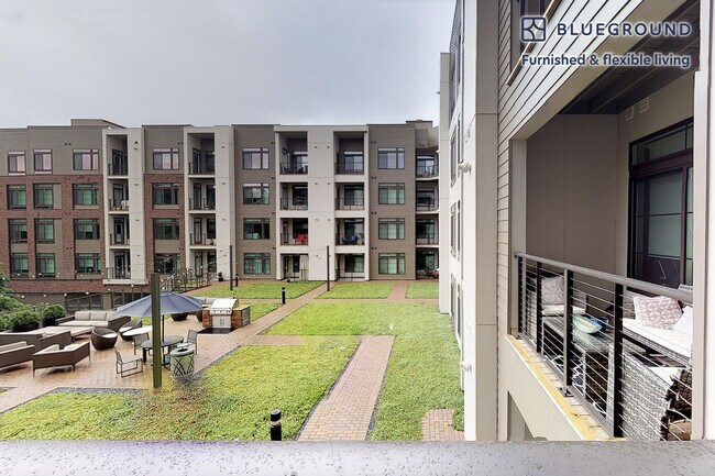 Foto del edificio - 240 E Shore Rd