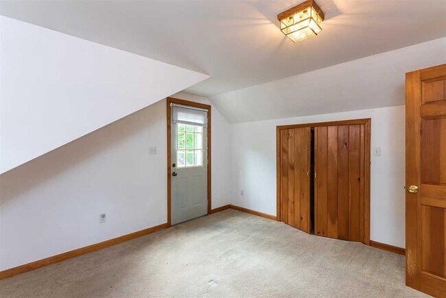 Building Photo - 391 New Boston Rd