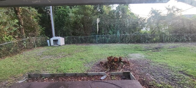 Building Photo - Hummingbird