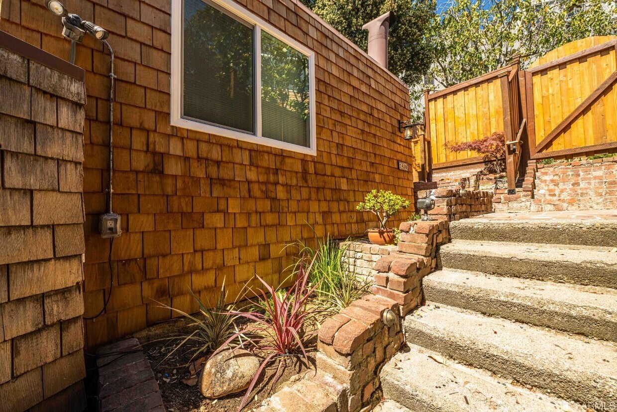 Foto principal - 1428 Kearny St