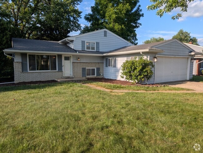 Building Photo - 2163 Hempstead Rd