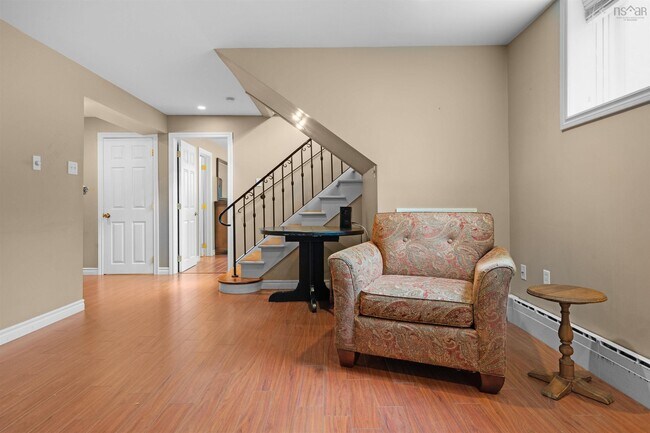 Photo du bâtiment - A great location for college staff - Across the street from NSCC in Stellarton