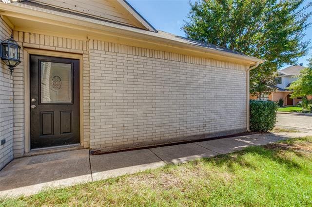Building Photo - 6023 Lloyd Ct