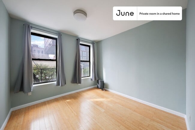 Photo - Private bedroom in 3 bed/1 bath Home