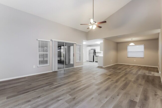 Foto del edificio - 705 Hazy Meadow Ct